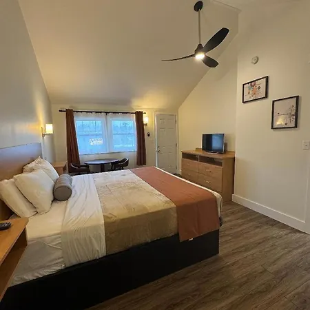 Studio Motel Of Lake George Exterior foto